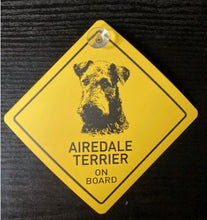 Lade das Bild in den Galerie-Viewer, 12cm Hundeschild Auto Scheibe Schild Motiv Hund + Saugnapf -RASSE A-